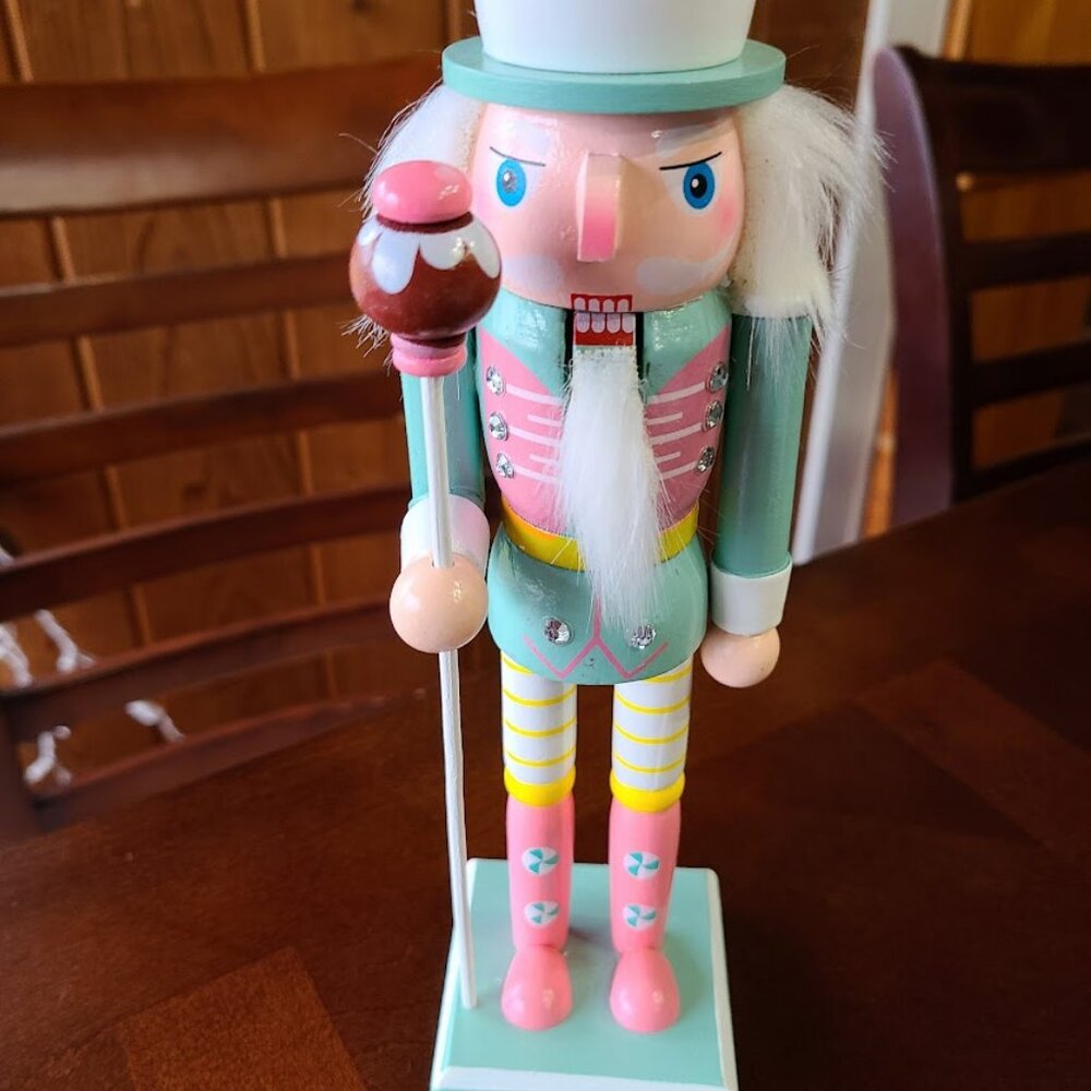 Christmas Nutcracker Soldier Wooden Statue Xmas Holiday Decor Table Decoration - Picture 6 of 16